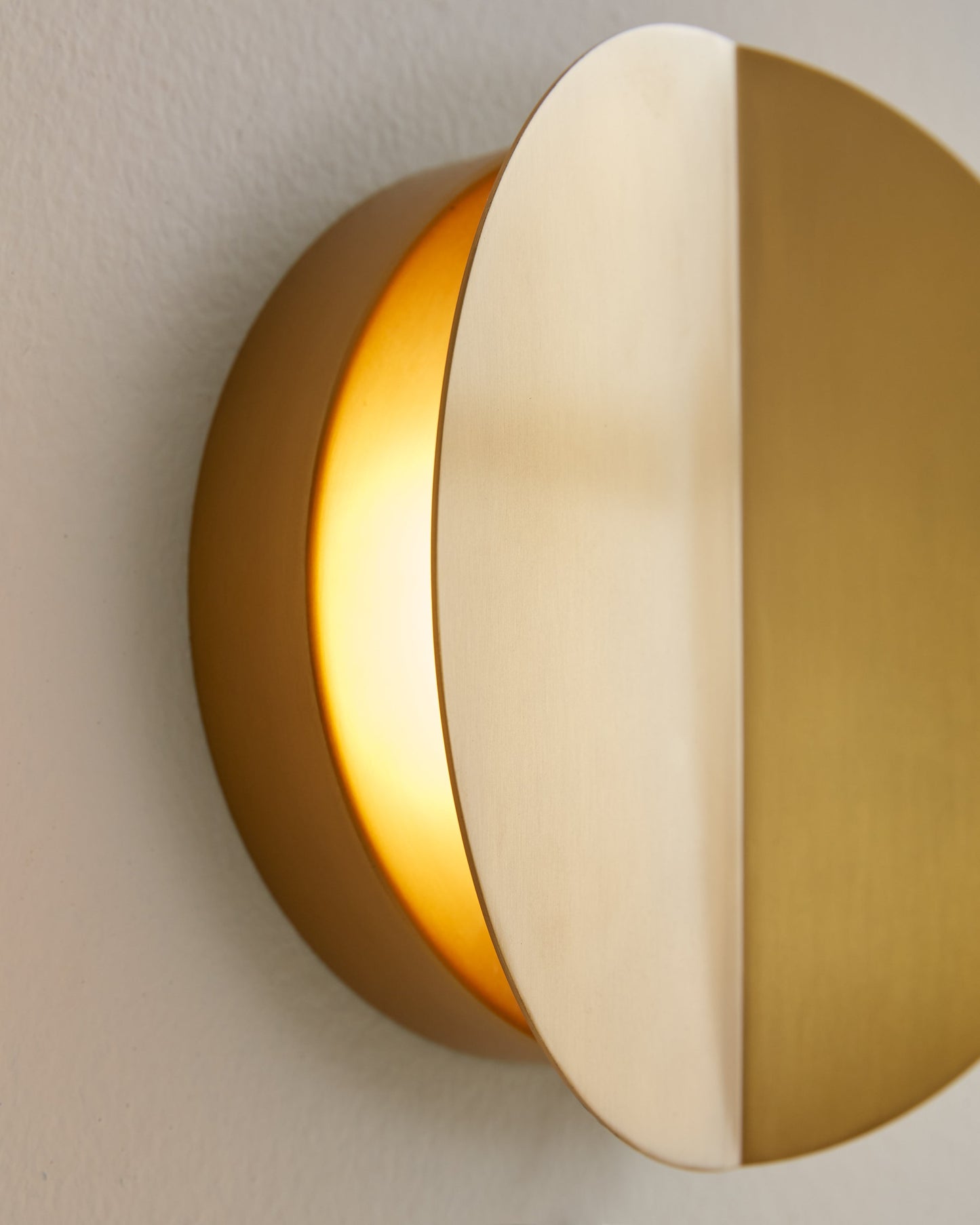 Visual Comfort Studio kate spade new york Dottie Small Sconce in Burnished Brass KSW1001BBS